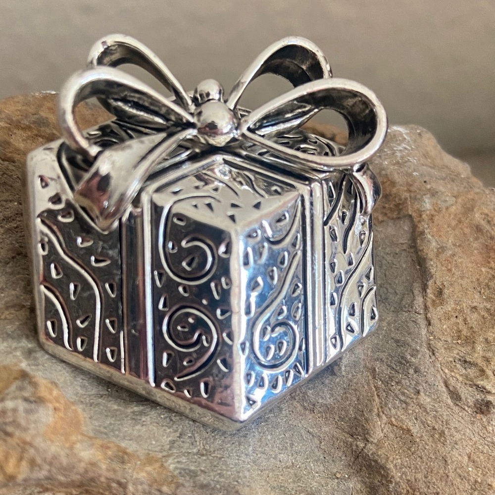 Vintage BEST The Present Silver Plated Broach & Pendant